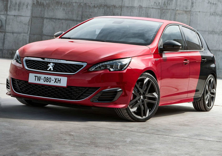 PEUGEOT 308 GTI Além da nova geração do hatch médio 308, que não veremos tão cedo pelo Brasil, nós gostaríamos também da versão esportiva GTi. O modelo, além da invocada opção de pintura bicolor, tem motor 1.6 turbo - o mesmo do Peugeot 208 GT - preparado para entregar até 270 cv com novo ajuste de suspensão e direção Foto: DIVULGAÇÃO