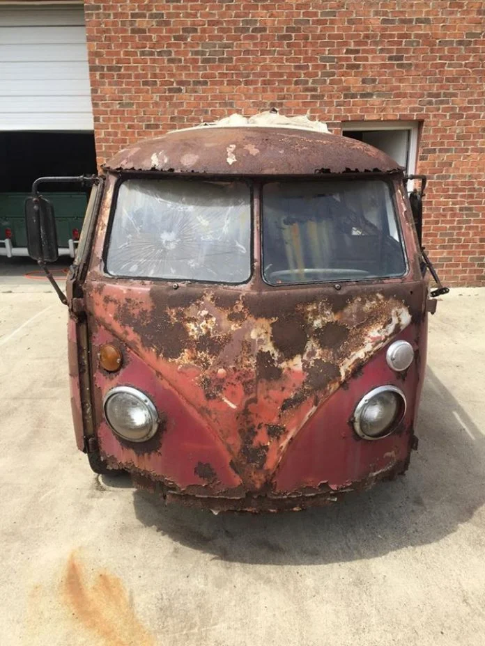 kombi-23-janelas-enferrujada-06-696x928.jpg.webp