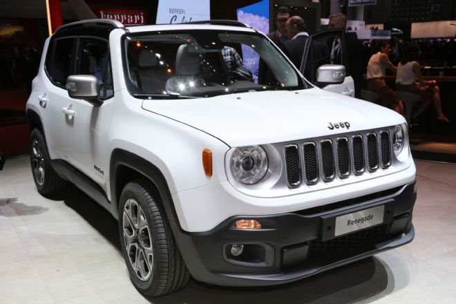 2015 jeep renegade limited front side view