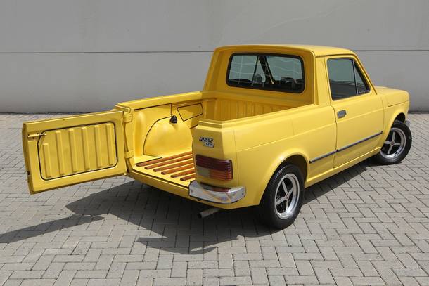 1467747478411 Empresário mantém impecável Pick-Up Fiat 147 em estado de 0km na garagem 1467747478411