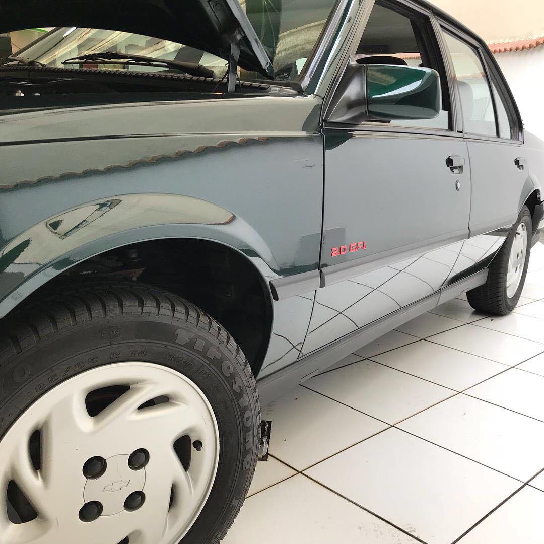 Fabricado pela General Motors a partir de 1982 no Brasil, o Monza foi derivado do Opel Ascona alemão. / Foto reprodução: Julio Raridades