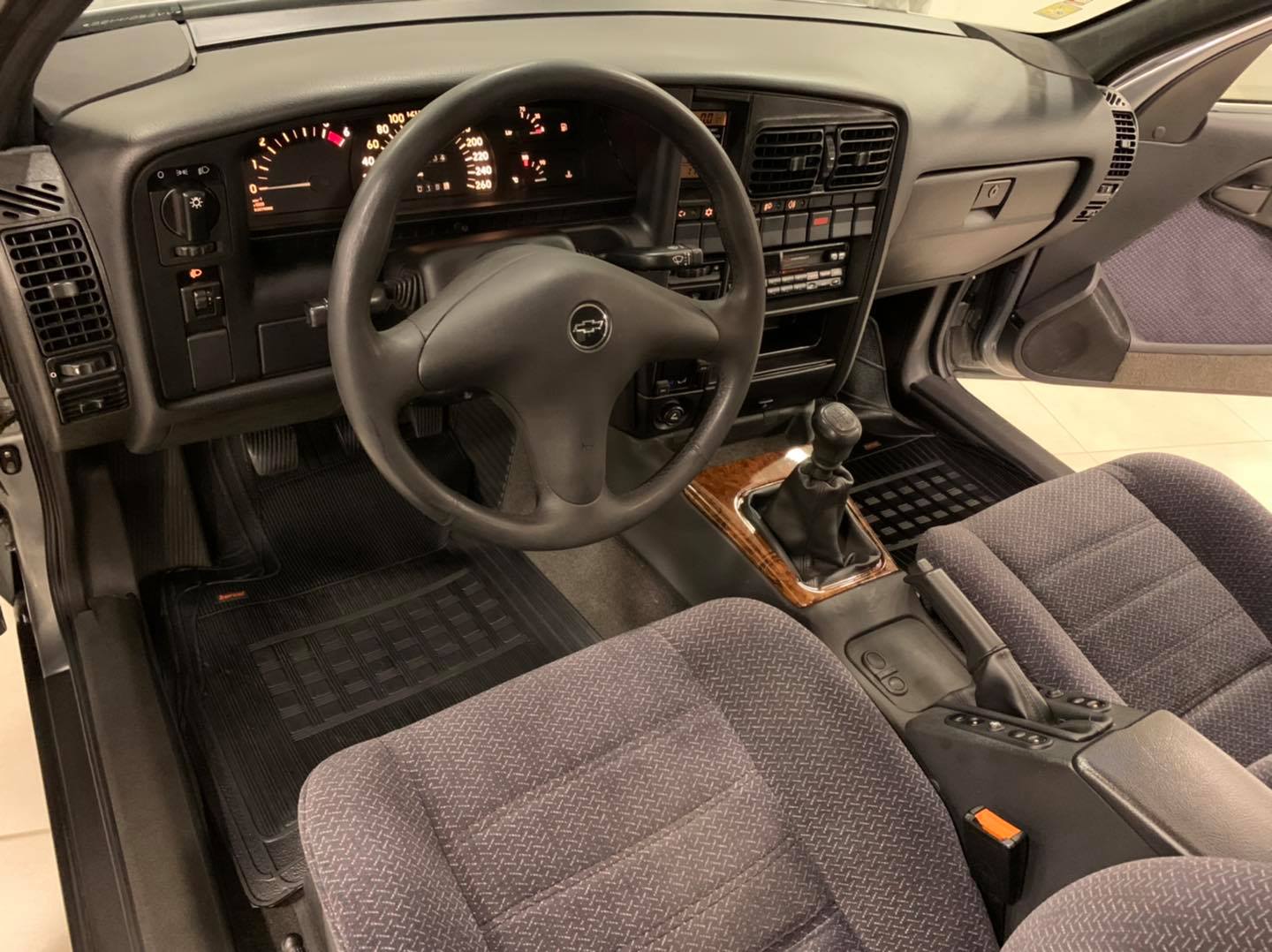 o8 Chevrolet Omega 4.1 1997 é encontrado com apenas 26 mil Km rodados (19 fotos) o8