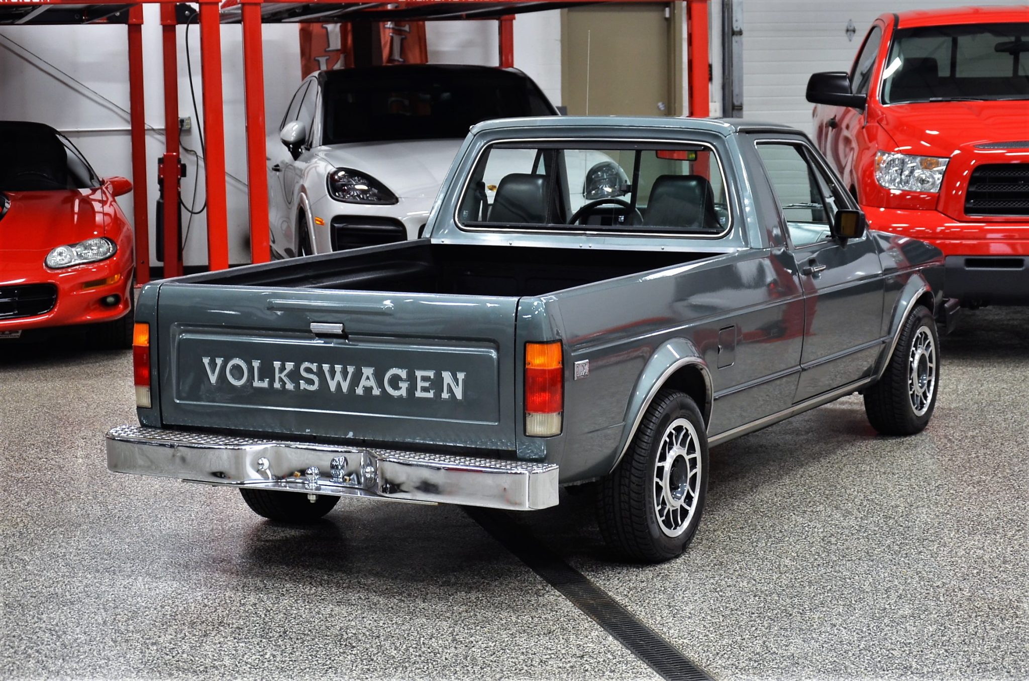 Pickup Volkswagen Rabbit ano 1982 / Foto reprodução / Bring a Trailer