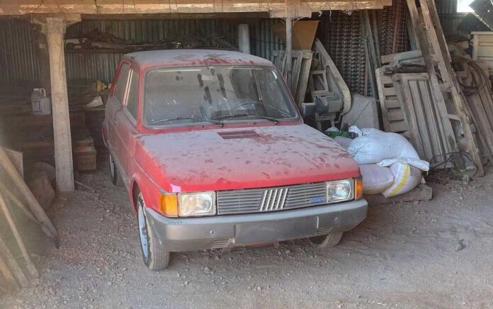 Fiat 147 0km ano 1987 encontrado na Argentina / Foto reprodução / Kaskote