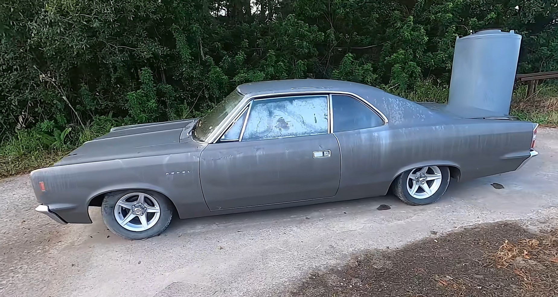 mid engined 1969 amc rebel has a v8 inside the cabin it s not a hoot to drive 2
