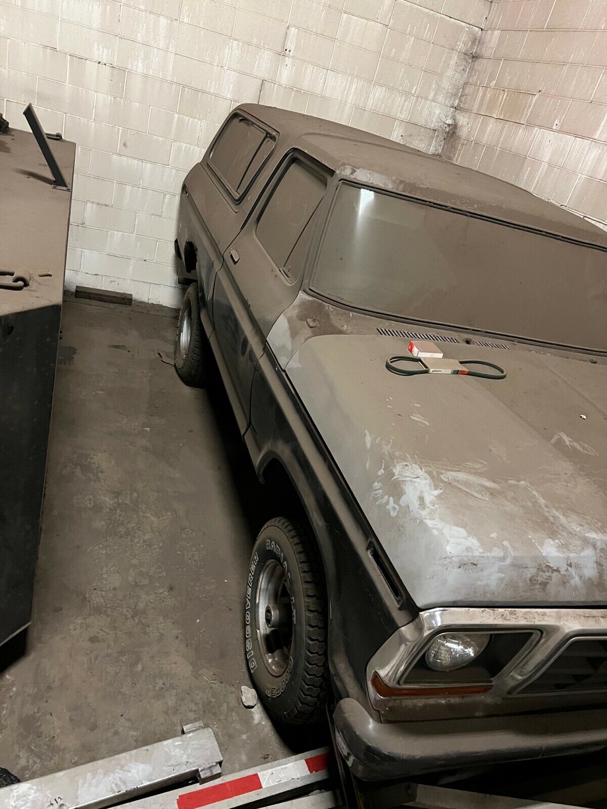 1978 ford bronco parked for 30 years looks dusty and dirty and ridiculously cool 9