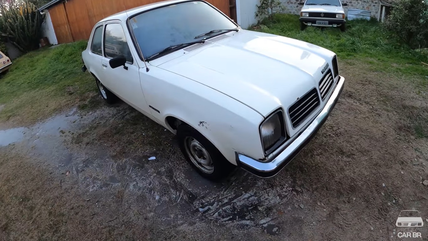 Parado por 20 anos, Chevette 1982 é resgatado (11 fotos + vídeo)