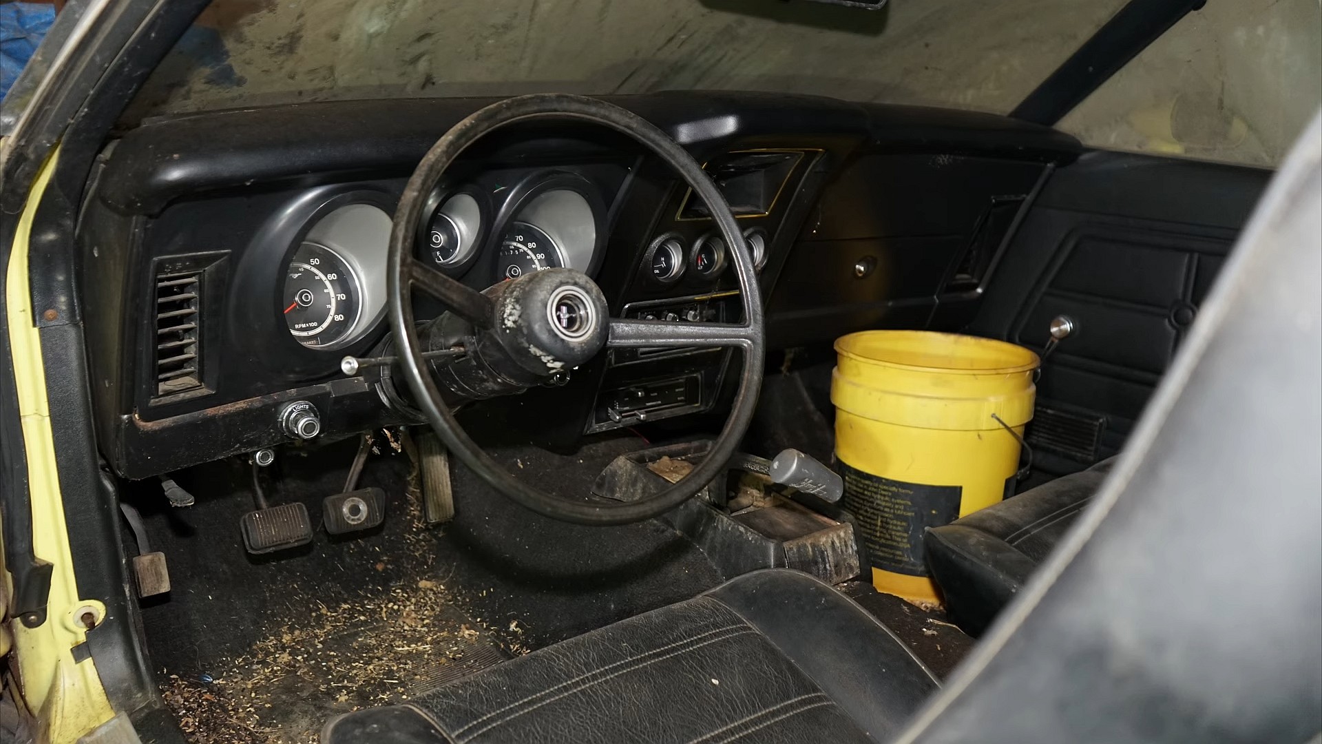 1971 ford mustang boss 351 that spent 46 years in a barn is a rat infested survivor 6