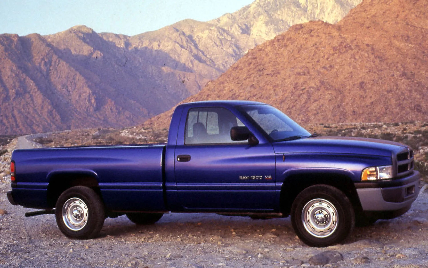 Dodge Ram 1994: Foto: FactoryTwoFour