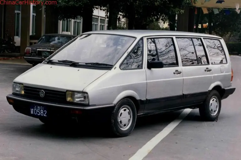 SH7181: Minivan do Santana