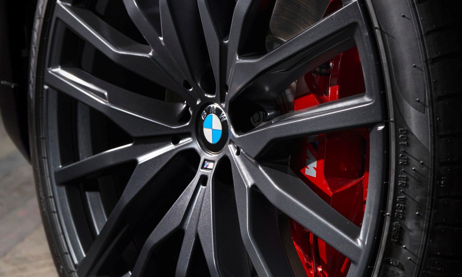 BMW X6 Black Vermilion / Foto: BMW