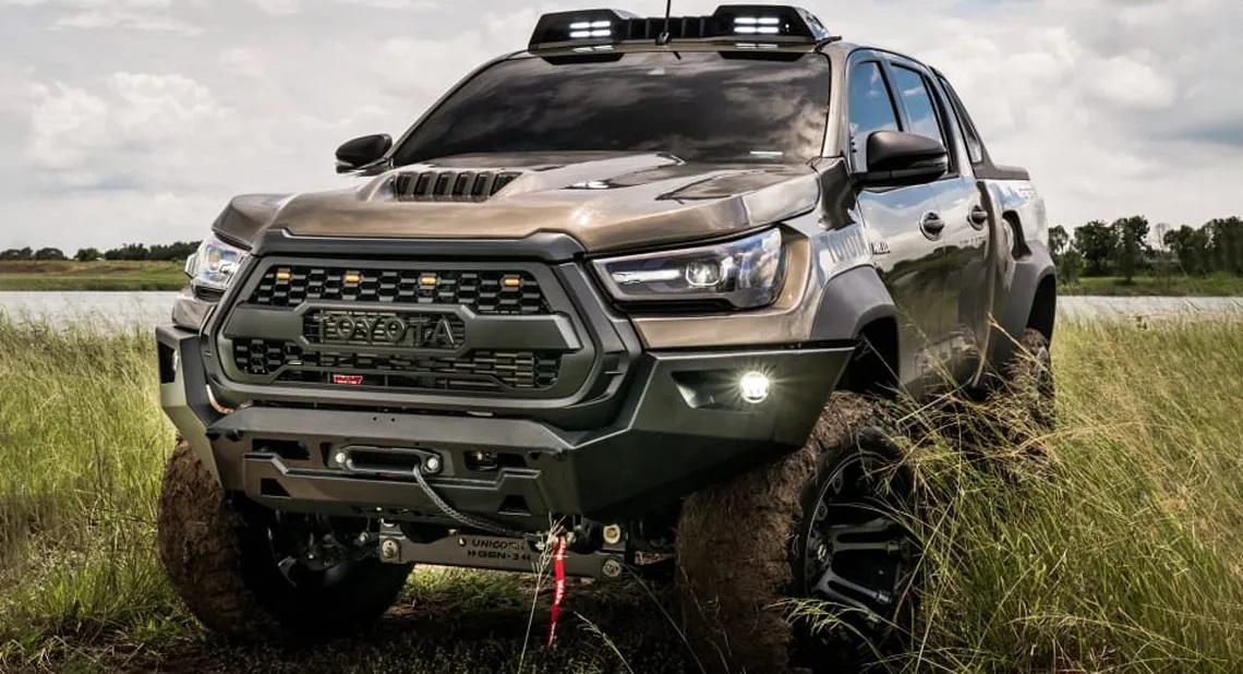 8 Customizações da Toyota Hilux que conseguem impactar