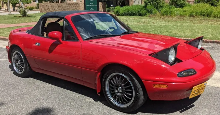  Mazda MX5 Miata 1995 / Foto Bring a Trailer