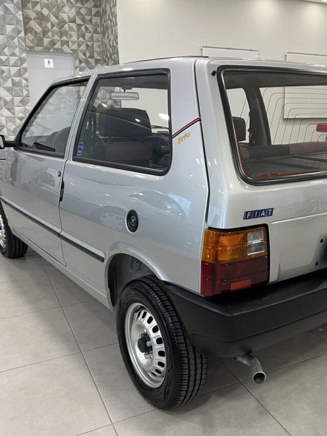 32 anos depois, Fiat Uno Brio 1991 segue em estado de 0km