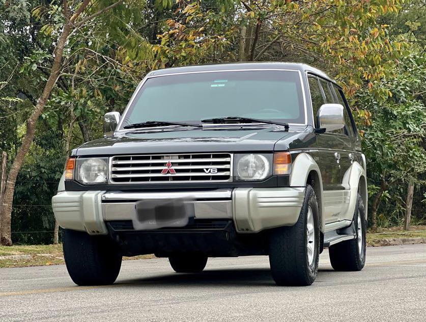 Mitsubishi Pajero GLS 1995 / Foto reprodução / Julio Raridades