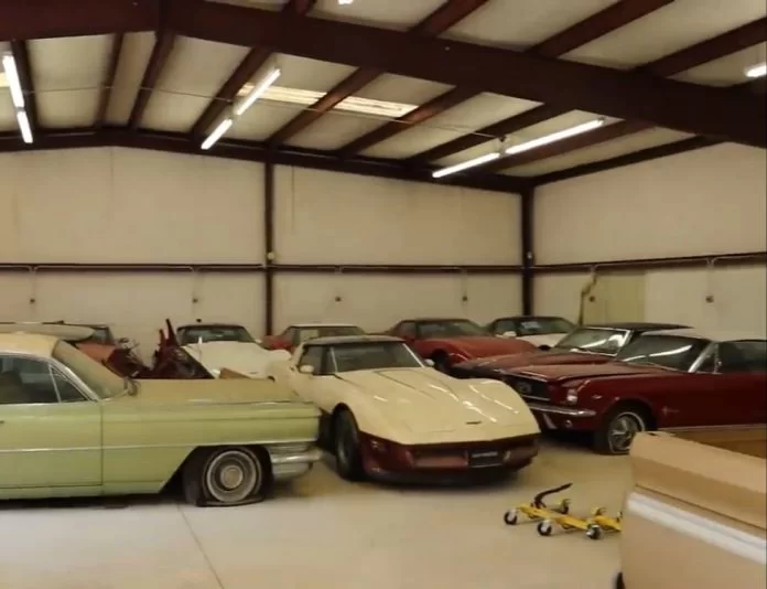 Mais de 20 carros clássicos de colecionador são encontrados em celeiro abandonado nos Estados Unidos — Foto: Reprodução 